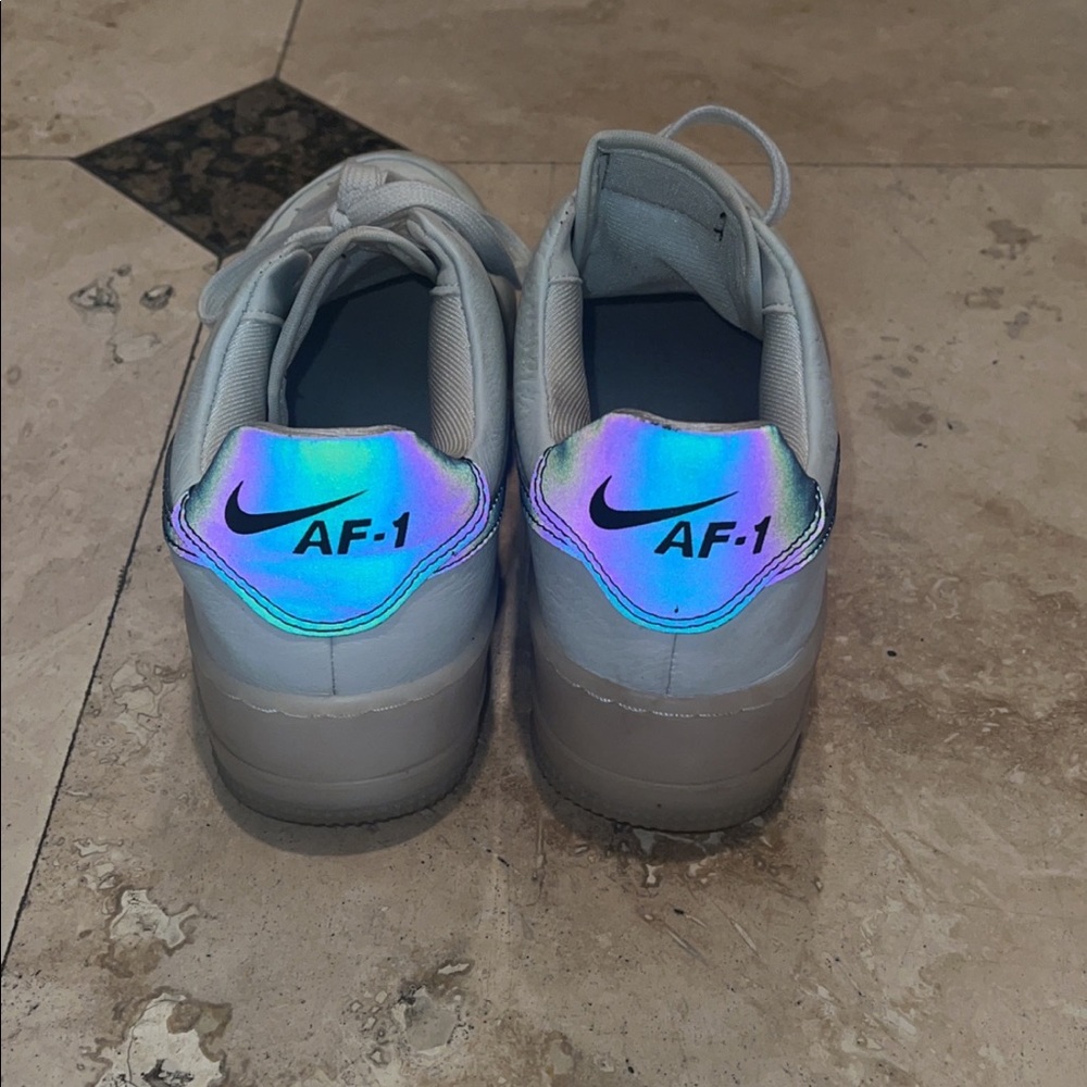 Nike Shoes - Picture 4 of 7